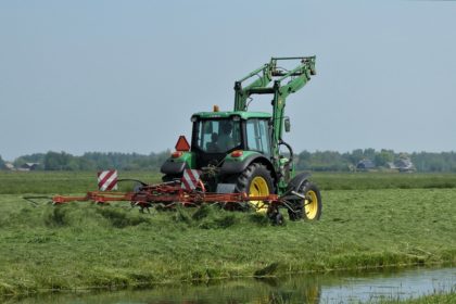 tractor-5424135_1280